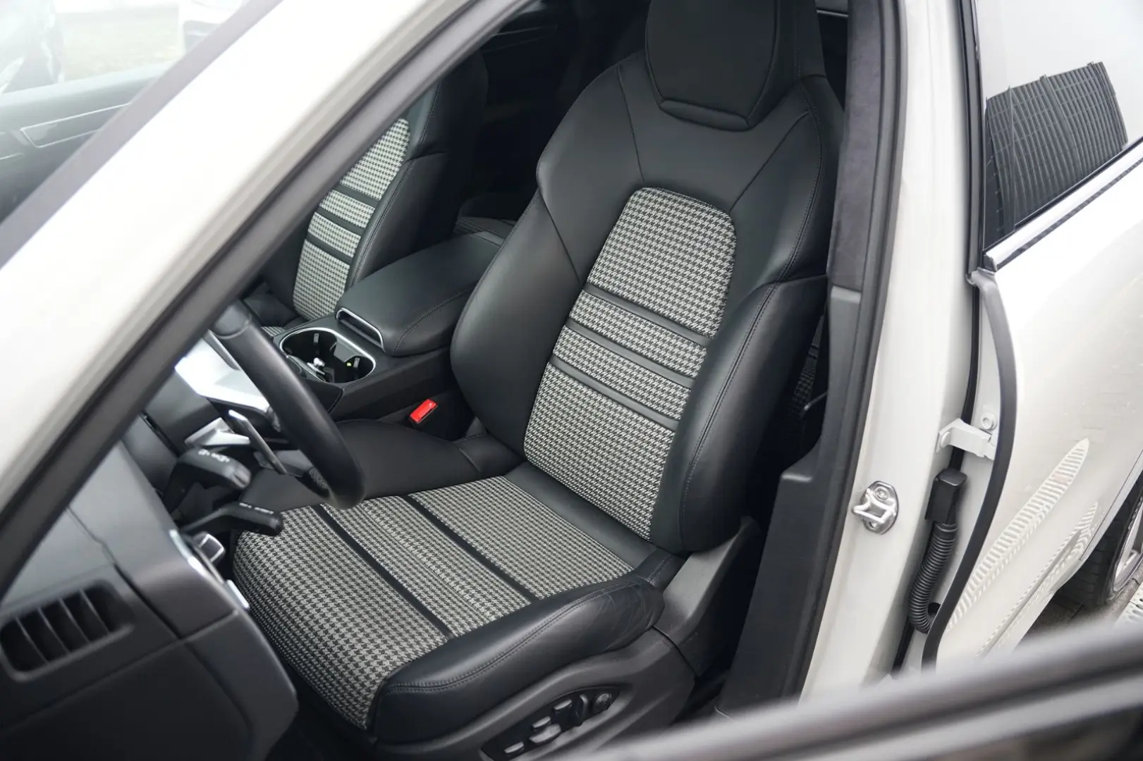 Cayenne E-Hybrid Coupé LEICHTBAU SPORTPAKET-ACC