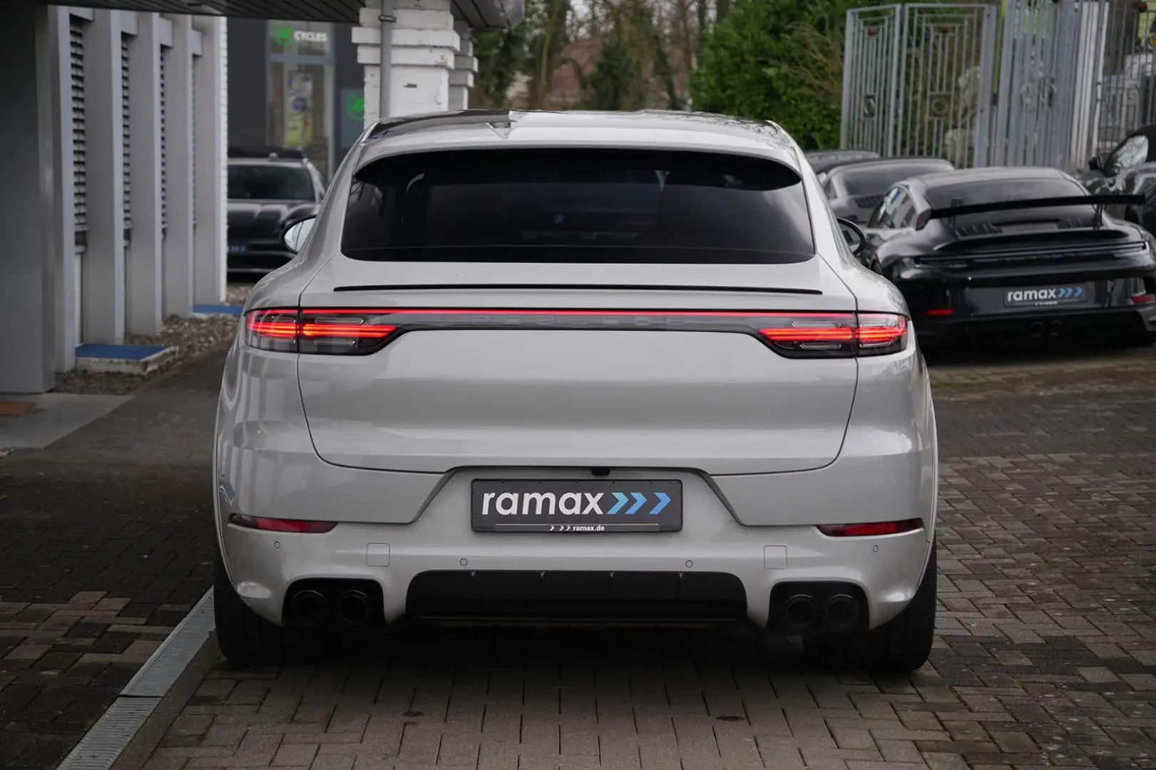 Cayenne E-Hybrid Coupé LEICHTBAU SPORTPAKET-ACC
