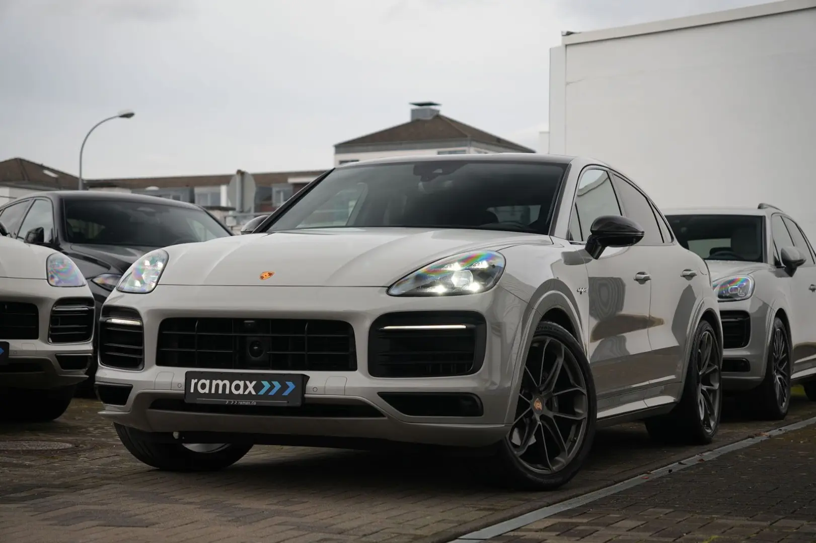 Cayenne E-Hybrid Coupé LEICHTBAU SPORTPAKET-ACC