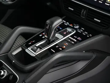 Cayenne E-Hybrid Coupé LEICHTBAU SPORTPAKET-ACC