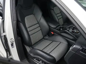 Cayenne E-Hybrid Coupé LEICHTBAU SPORTPAKET-ACC