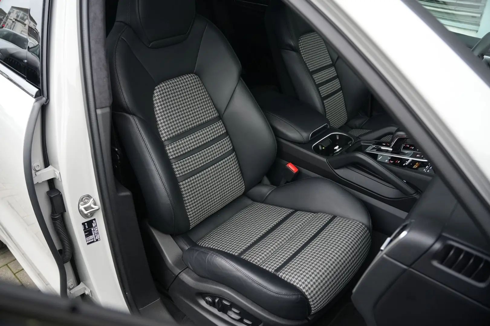 Cayenne E-Hybrid Coupé LEICHTBAU SPORTPAKET-ACC