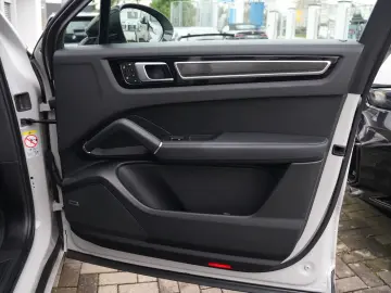 Cayenne E-Hybrid Coupé LEICHTBAU SPORTPAKET-ACC