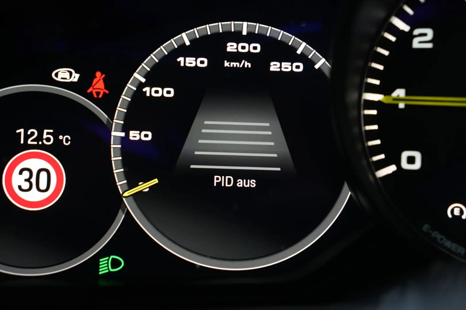 Cayenne E-Hybrid Coupé LEICHTBAU SPORTPAKET-ACC