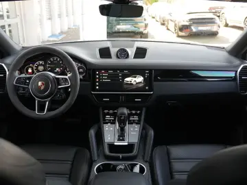 E-Hybrid Coupé  SPORTDESIGN-ACC-AHK-BOSE-21RS