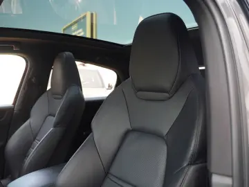 E-Hybrid Coupé  SPORTDESIGN-ACC-AHK-BOSE-21RS
