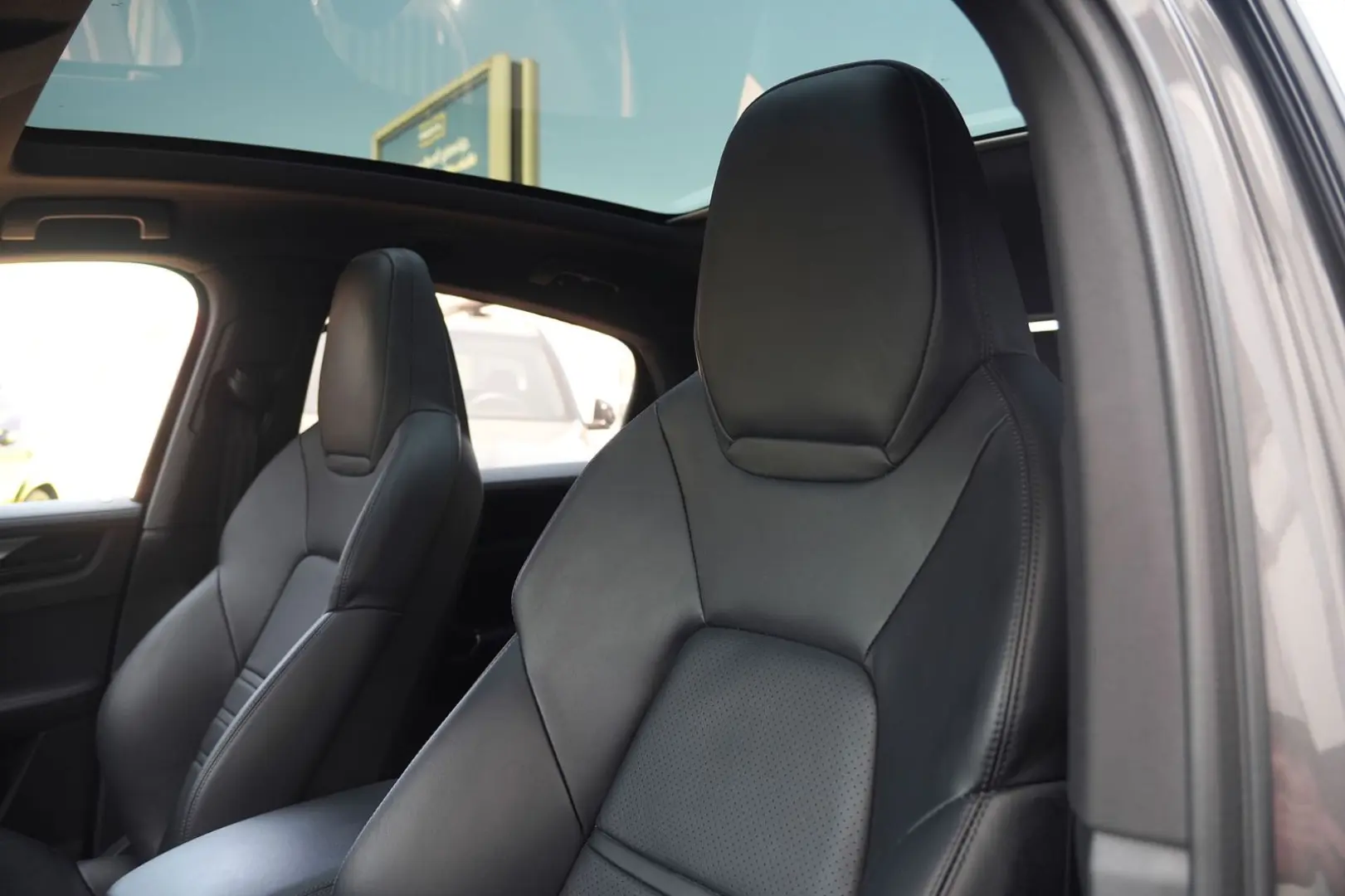 E-Hybrid Coupé  SPORTDESIGN-ACC-AHK-BOSE-21RS