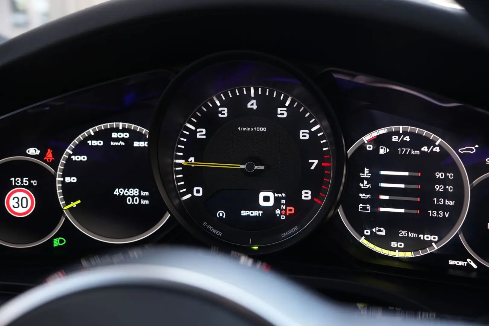 E-Hybrid Coupé  SPORTDESIGN-ACC-AHK-BOSE-21RS