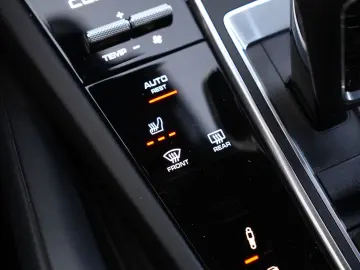 E-Hybrid Coupé  SPORTDESIGN-ACC-AHK-BOSE-21RS