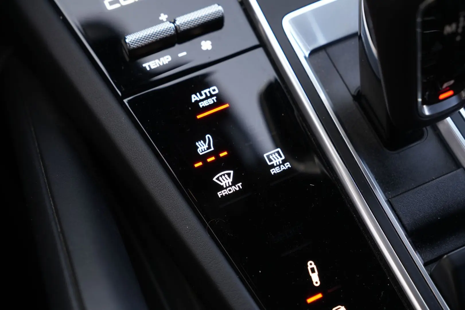 E-Hybrid Coupé  SPORTDESIGN-ACC-AHK-BOSE-21RS