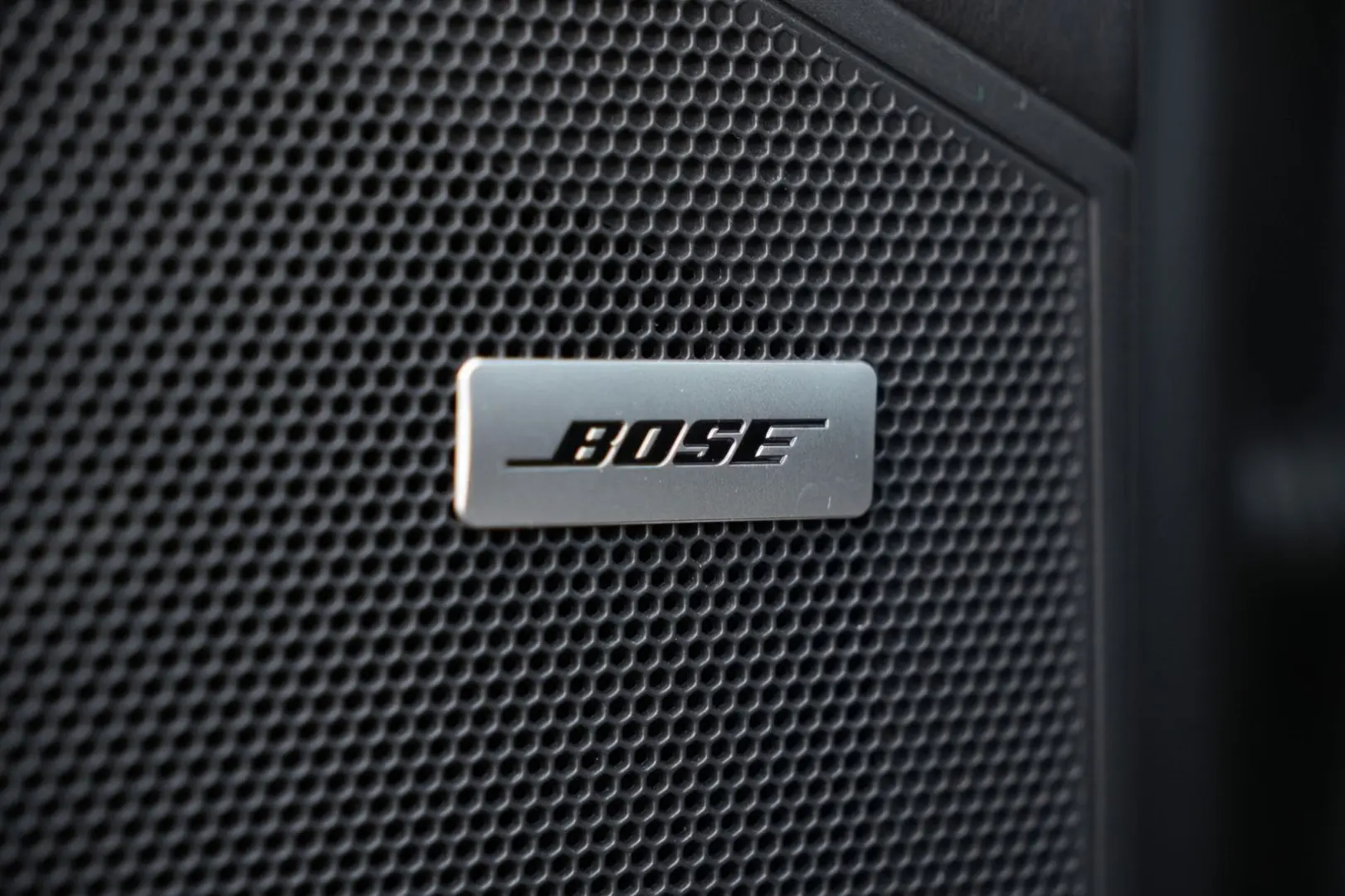 E-Hybrid Coupé  SPORTDESIGN-ACC-AHK-BOSE-21RS