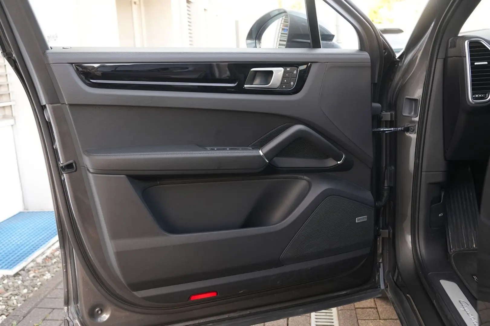E-Hybrid Coupé  SPORTDESIGN-ACC-AHK-BOSE-21RS