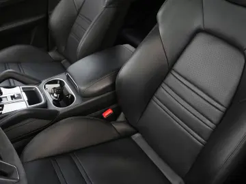 E-Hybrid Coupé  SPORTDESIGN-ACC-AHK-BOSE-21RS