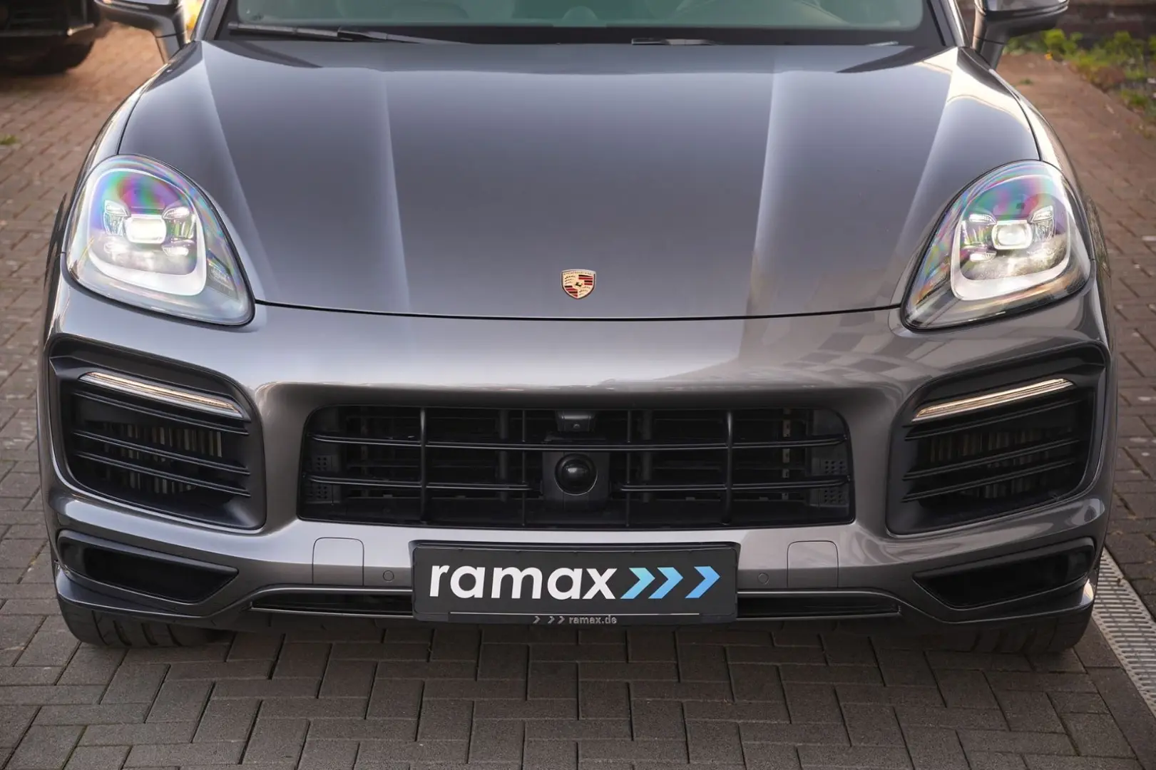 E-Hybrid Coupé  SPORTDESIGN-ACC-AHK-BOSE-21RS