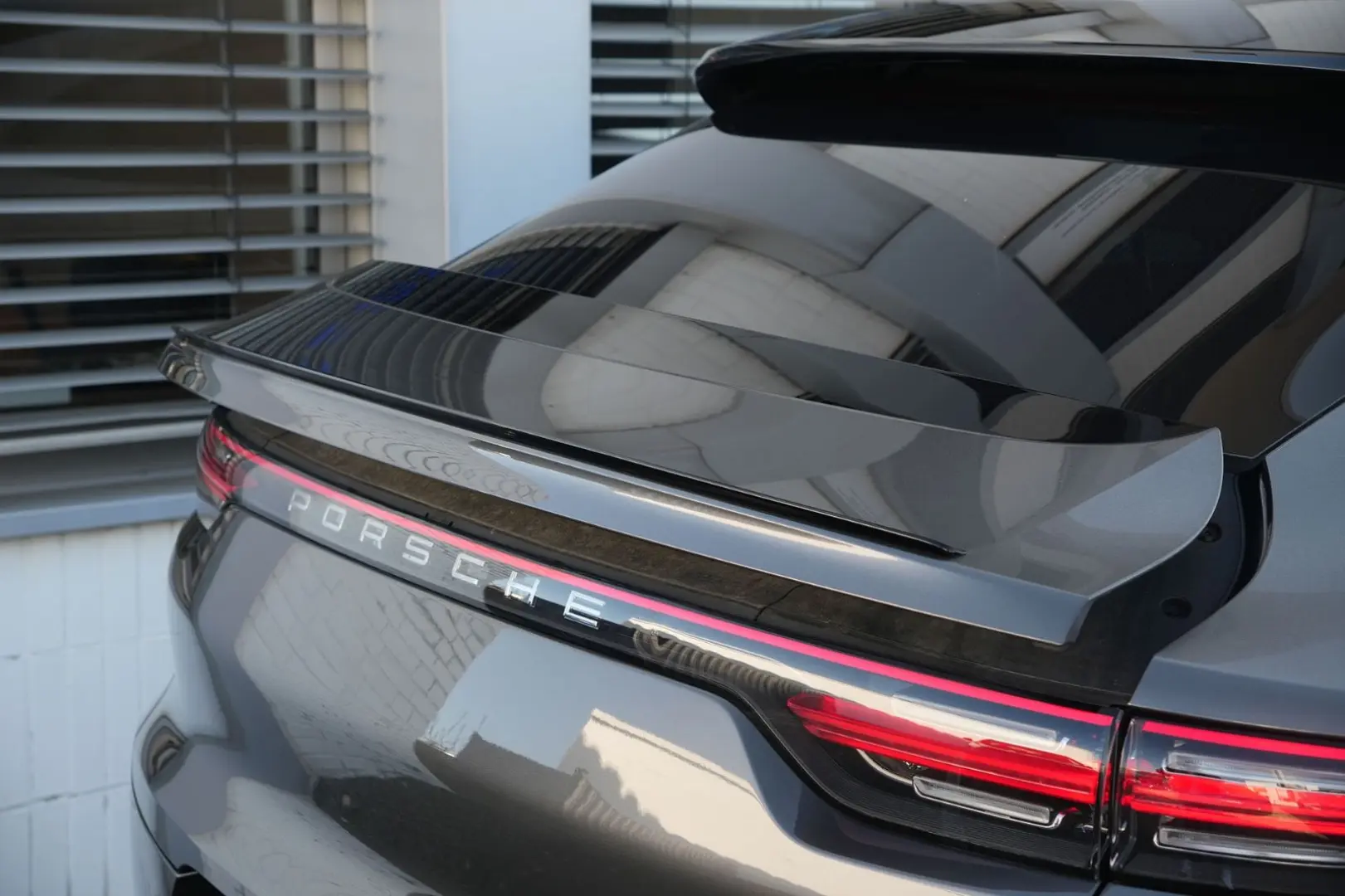 E-Hybrid Coupé  SPORTDESIGN-ACC-AHK-BOSE-21RS