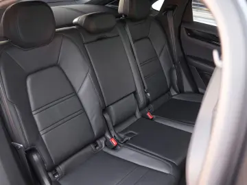 E-Hybrid Coupé  SPORTDESIGN-ACC-AHK-BOSE-21RS