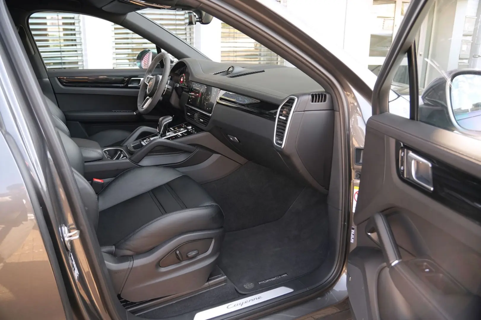 E-Hybrid Coupé  SPORTDESIGN-ACC-AHK-BOSE-21RS