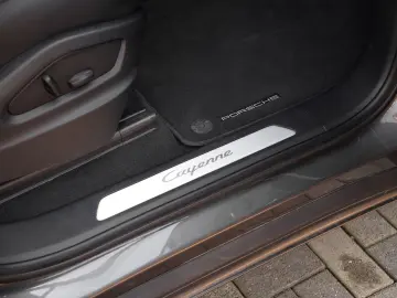 E-Hybrid Coupé  SPORTDESIGN-ACC-AHK-BOSE-21RS
