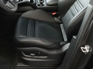 E-Hybrid Coupé  SPORTDESIGN-ACC-AHK-BOSE-21RS
