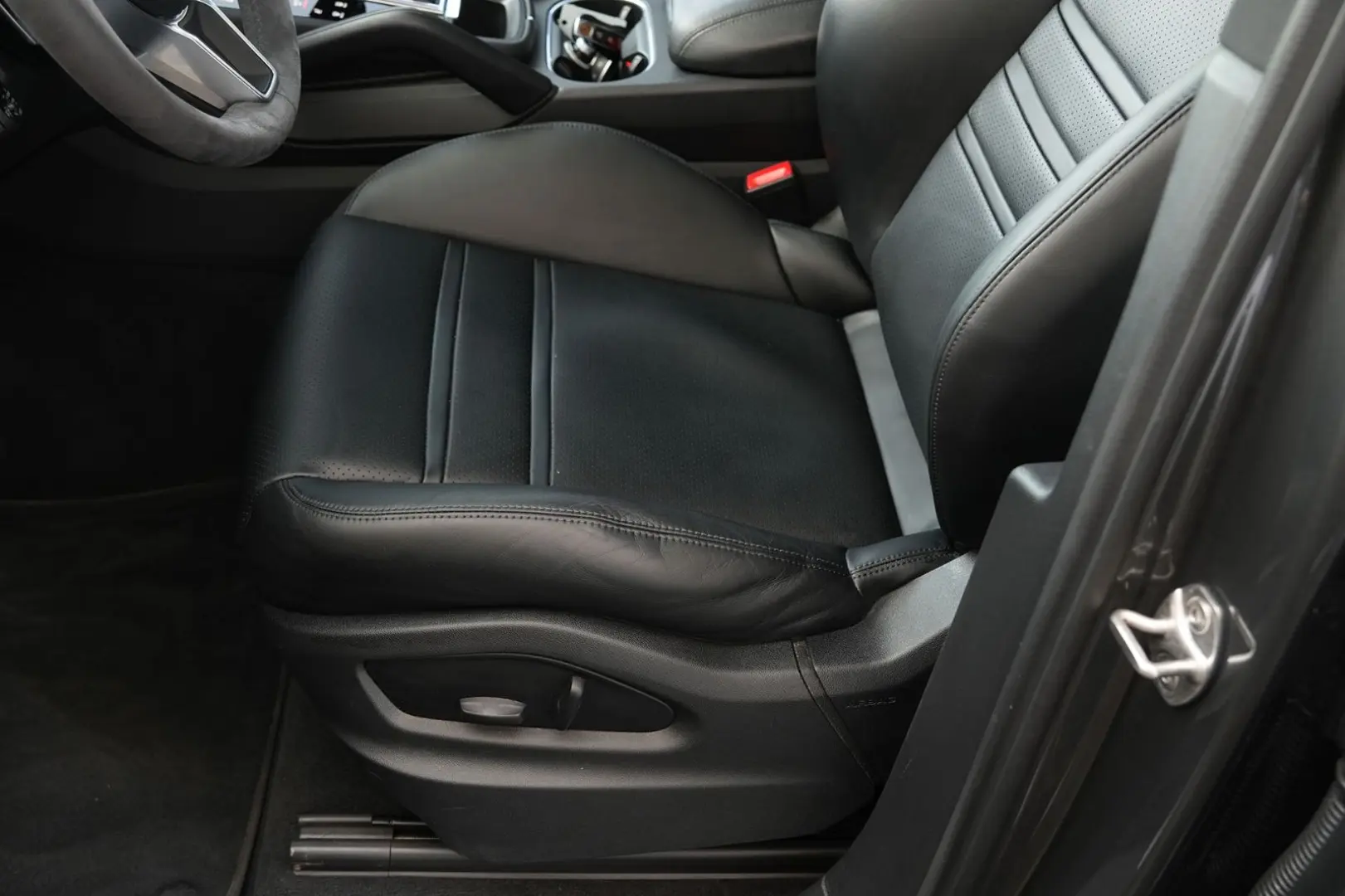 E-Hybrid Coupé  SPORTDESIGN-ACC-AHK-BOSE-21RS