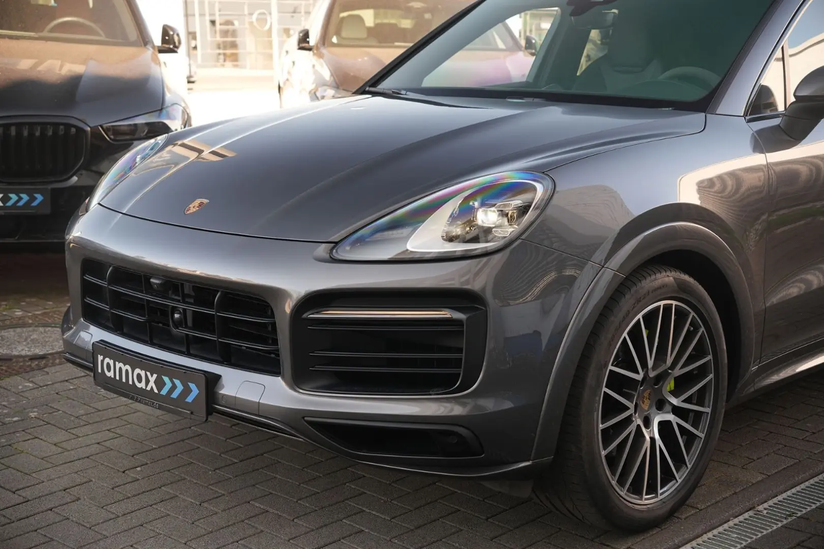 E-Hybrid Coupé  SPORTDESIGN-ACC-AHK-BOSE-21RS