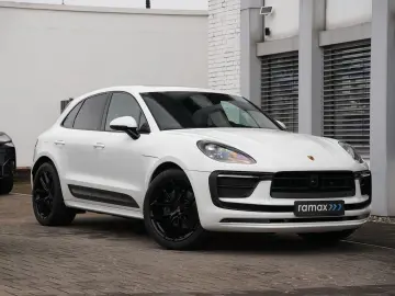 MACAN  ACC-LUFTFEDERUNG-PANO-AHK-BOSE-21 GT