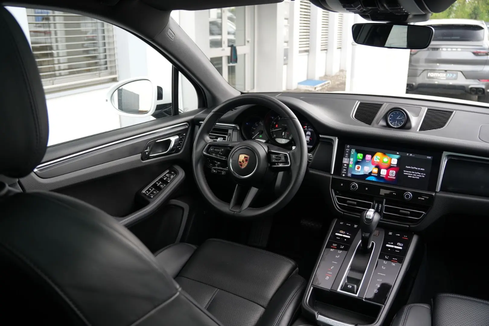 MACAN  ACC-LUFTFEDERUNG-PANO-AHK-BOSE-21