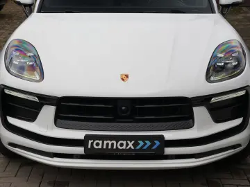 MACAN  ACC-LUFTFEDERUNG-PANO-AHK-BOSE-21