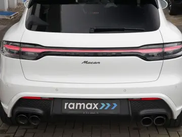 MACAN  ACC-LUFTFEDERUNG-PANO-AHK-BOSE-21