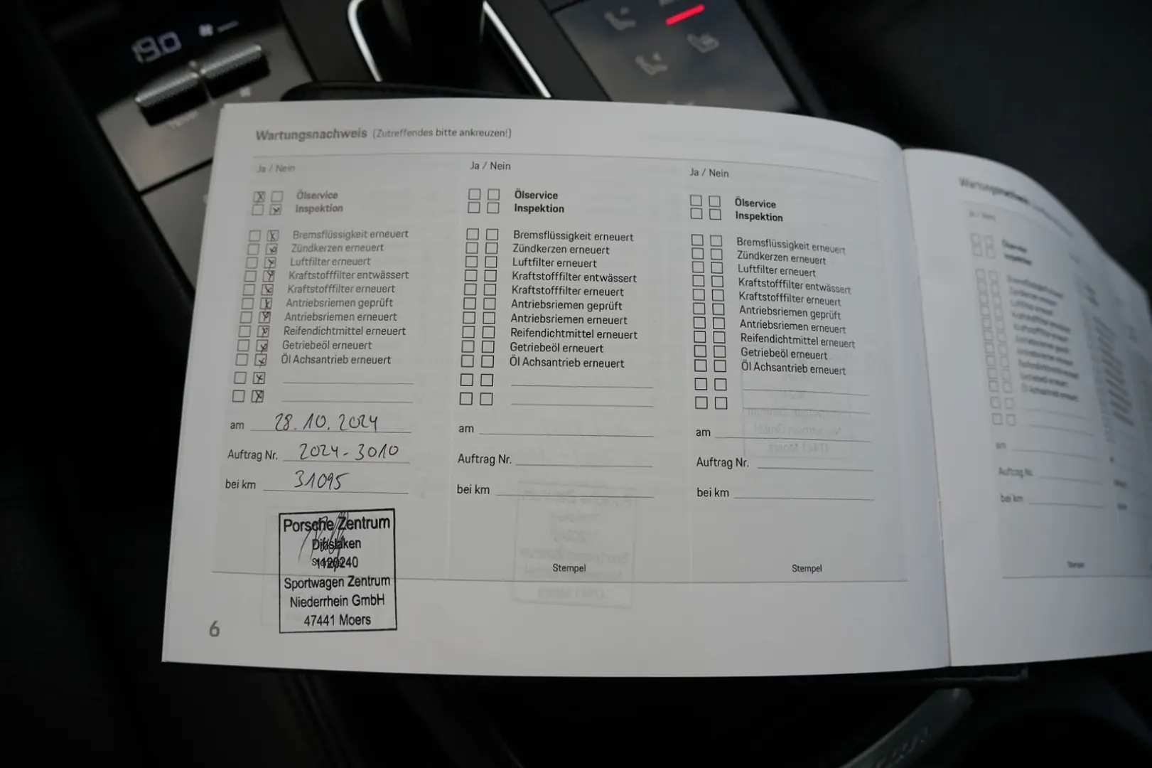 MACAN  ACC-LUFTFEDERUNG-PANO-AHK-BOSE-21