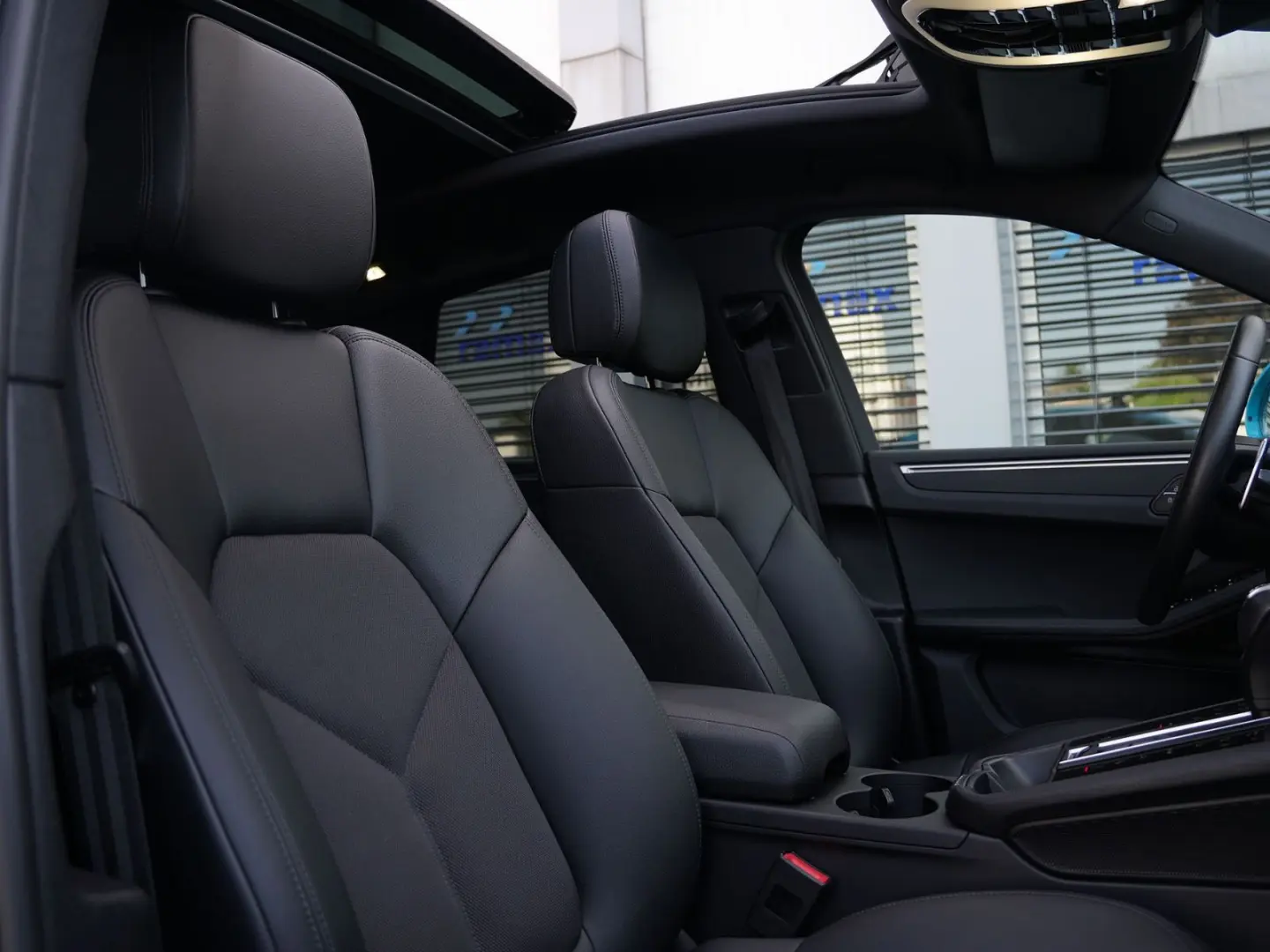 MACAN  PANO-KAMERA-21