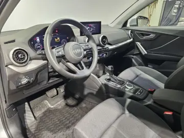 Q2 35 TFSI Virtual Kamera StandheizungSportsitze