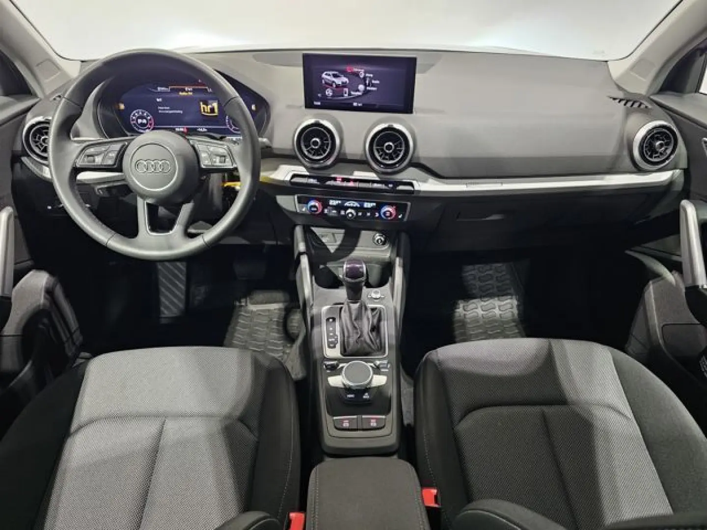 Q2 35 TFSI Virtual Kamera StandheizungSportsitze
