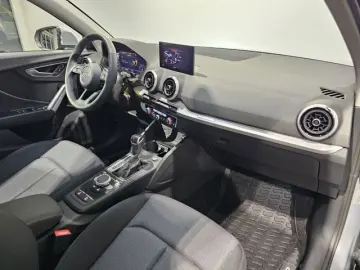 Q2 35 TFSI Virtual Kamera StandheizungSportsitze