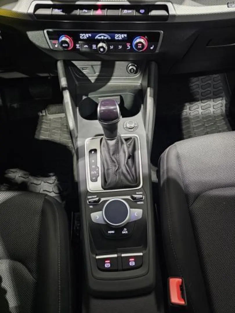 Q2 35 TFSI Virtual Kamera StandheizungSportsitze