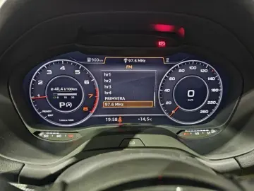 Q2 35 TFSI Virtual Kamera StandheizungSportsitze
