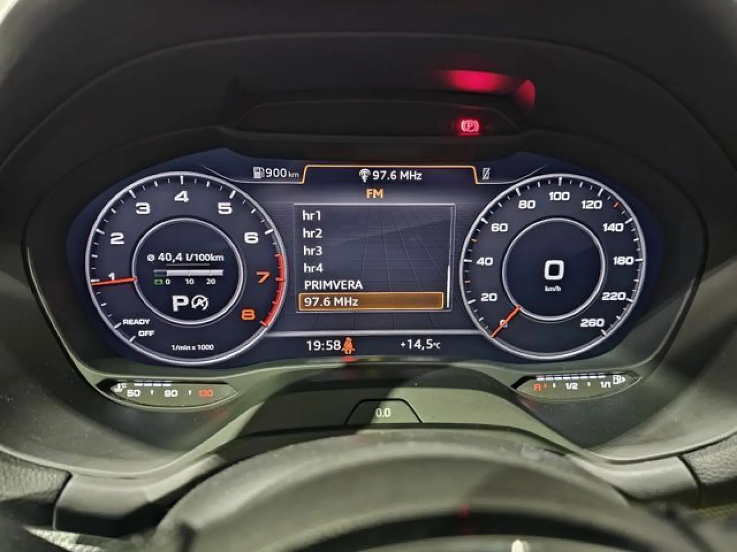 Q2 35 TFSI Virtual Kamera StandheizungSportsitze
