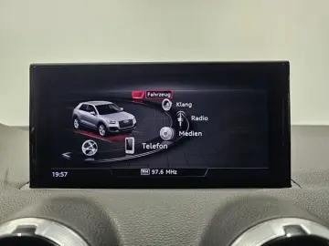 Q2 35 TFSI Virtual Kamera StandheizungSportsitze