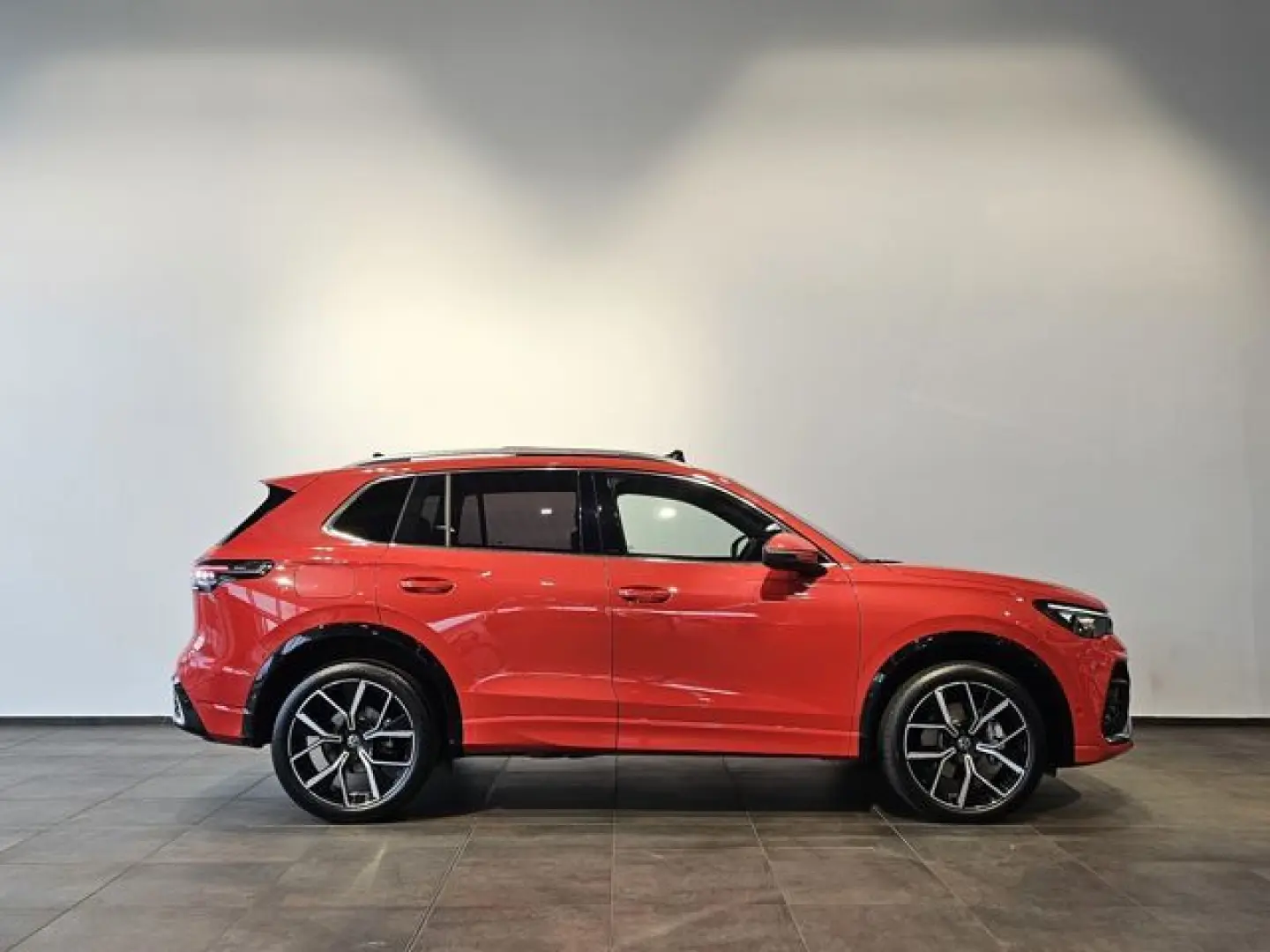 Tiguan R Line 4M. Matrix Pano Belü-Mass.Hud 20''