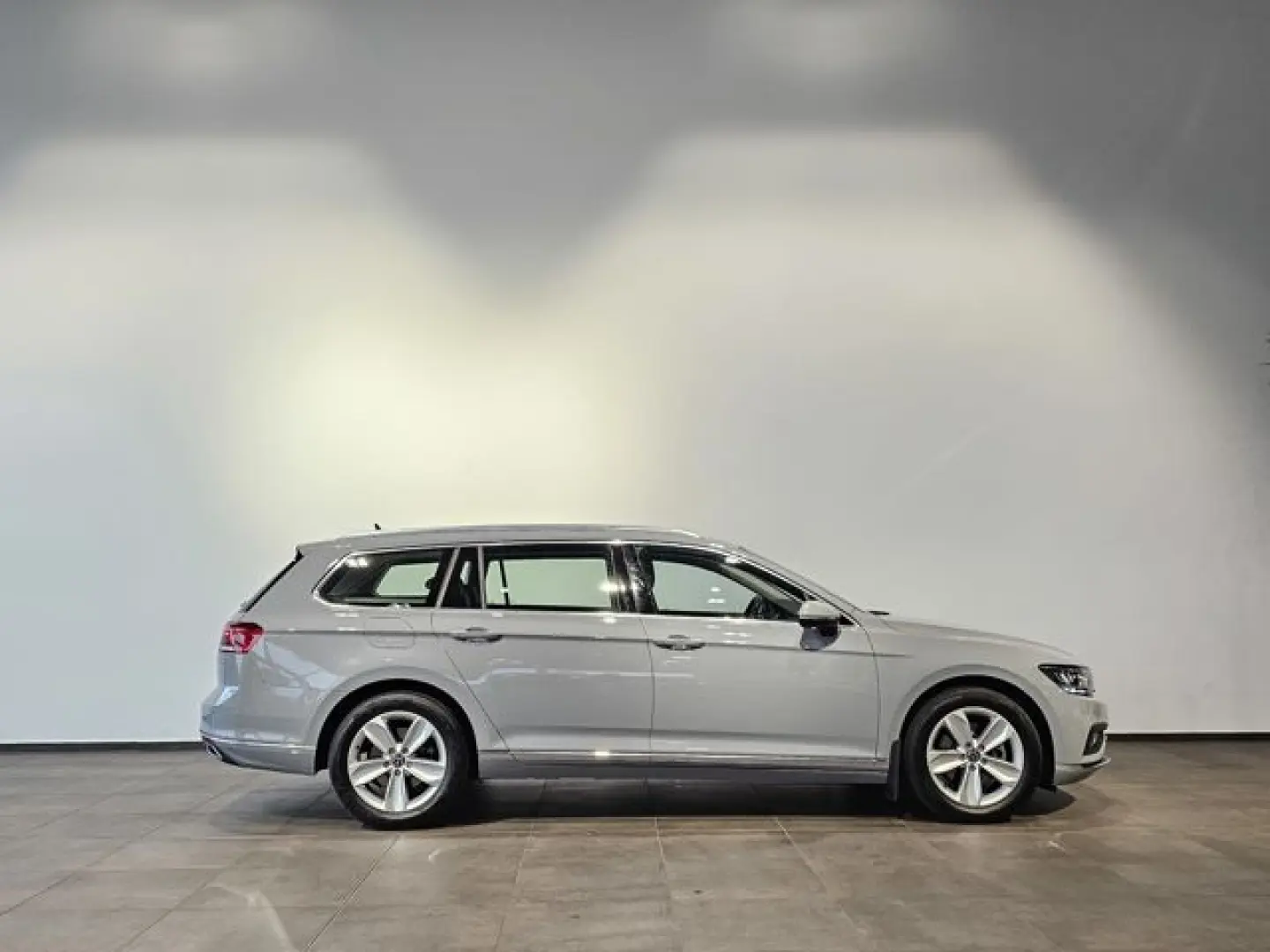 Passat 4Motion Sport Led Navi Leder AHK Kamera