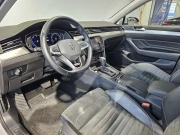 Passat 4Motion Sport Led Navi Leder AHK Kamera