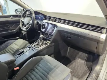 Passat 4Motion Sport Led Navi Leder AHK Kamera