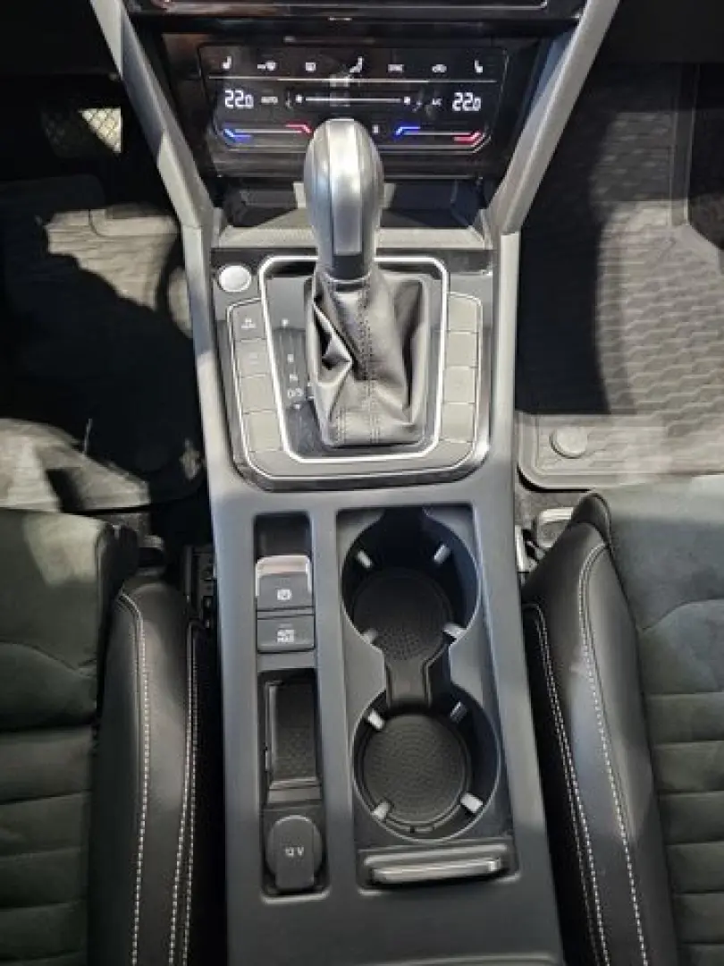 Passat 4Motion Sport Led Navi Leder AHK Kamera
