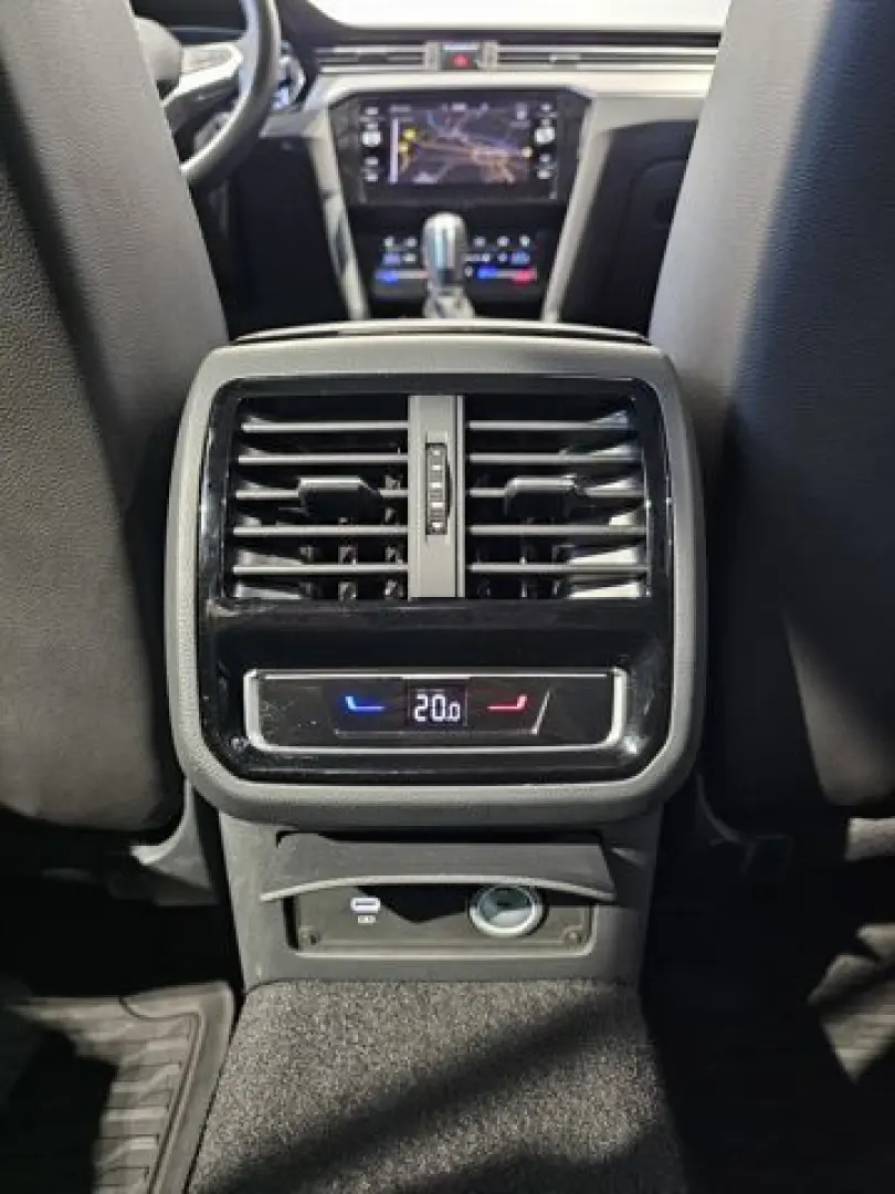 Passat 4Motion Sport Led Navi Leder AHK Kamera