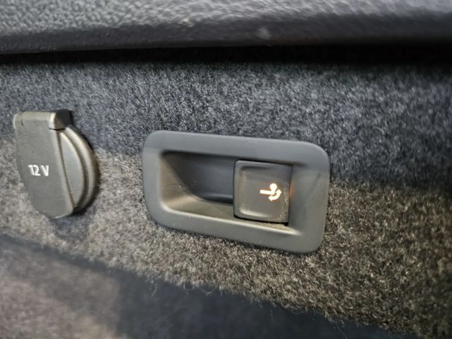 Passat 4Motion Sport Led Navi Leder AHK Kamera