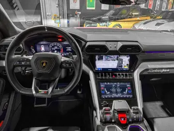 Urus URUS S /1OF1 COLOR UNICO /60 ANNIVERSARIO/