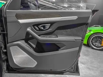 Urus URUS S /1OF1 COLOR UNICO /60 ANNIVERSARIO/