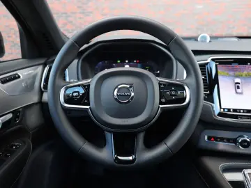 XC 90 T8 AWD Ultimate Dark| AHK - Bow&Wil - Luft