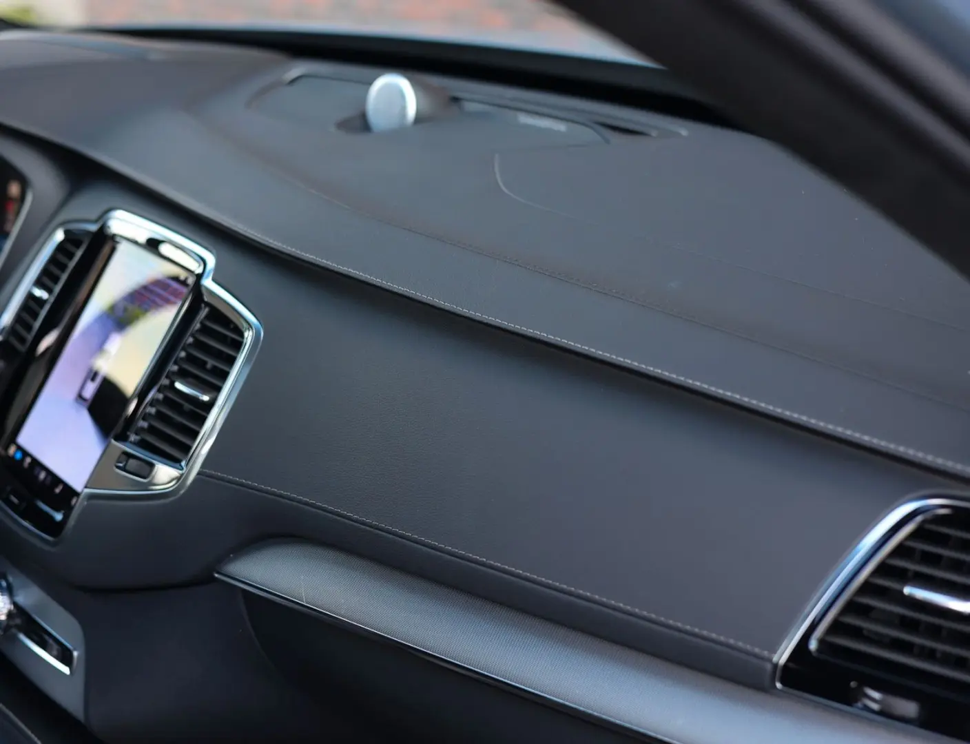 XC 90 T8 AWD Ultimate Dark| AHK - Bow&Wil - Luft