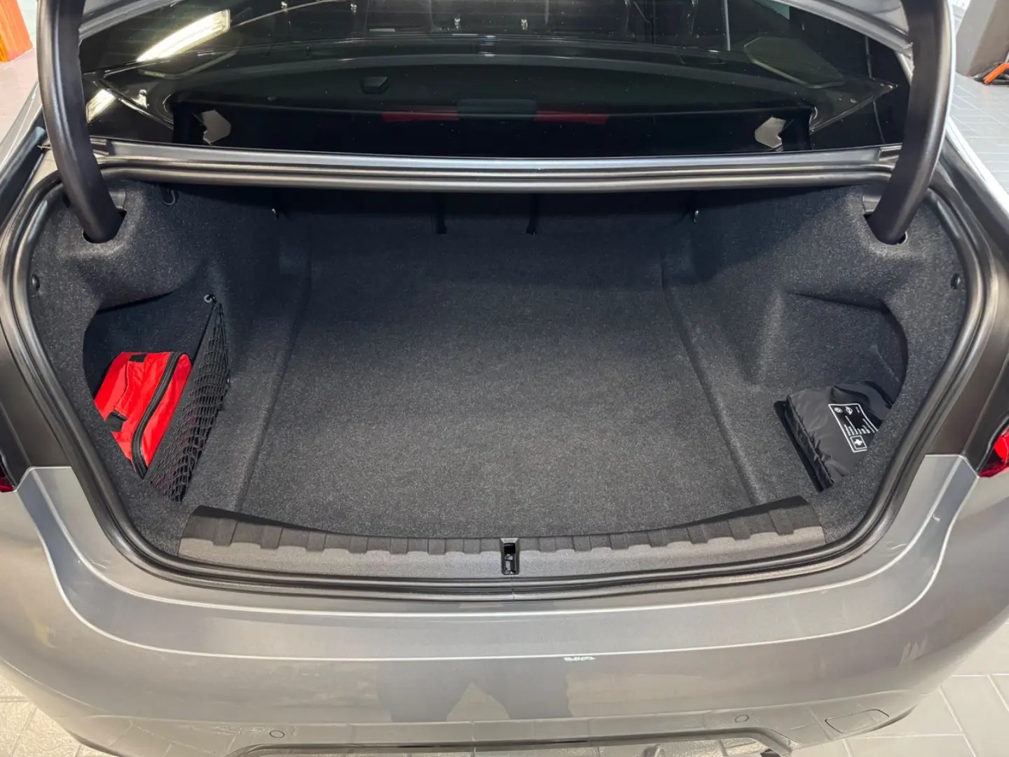 320i M Sport~ LEDER~NAVI~KAMERA 360~LED~HEAD-UP